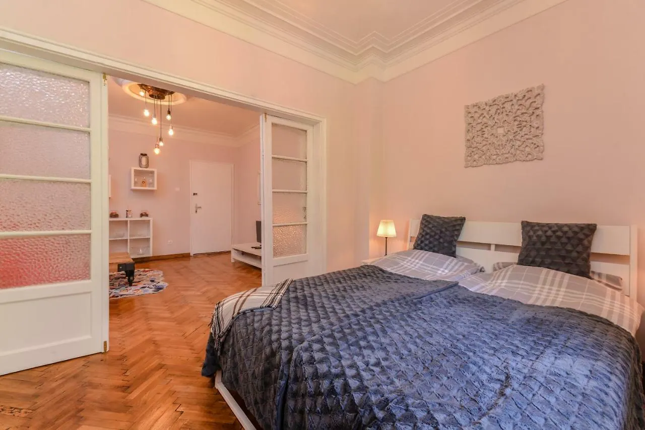 La La Land - Top Central 2-Bdr Serdika Apartment Sofia